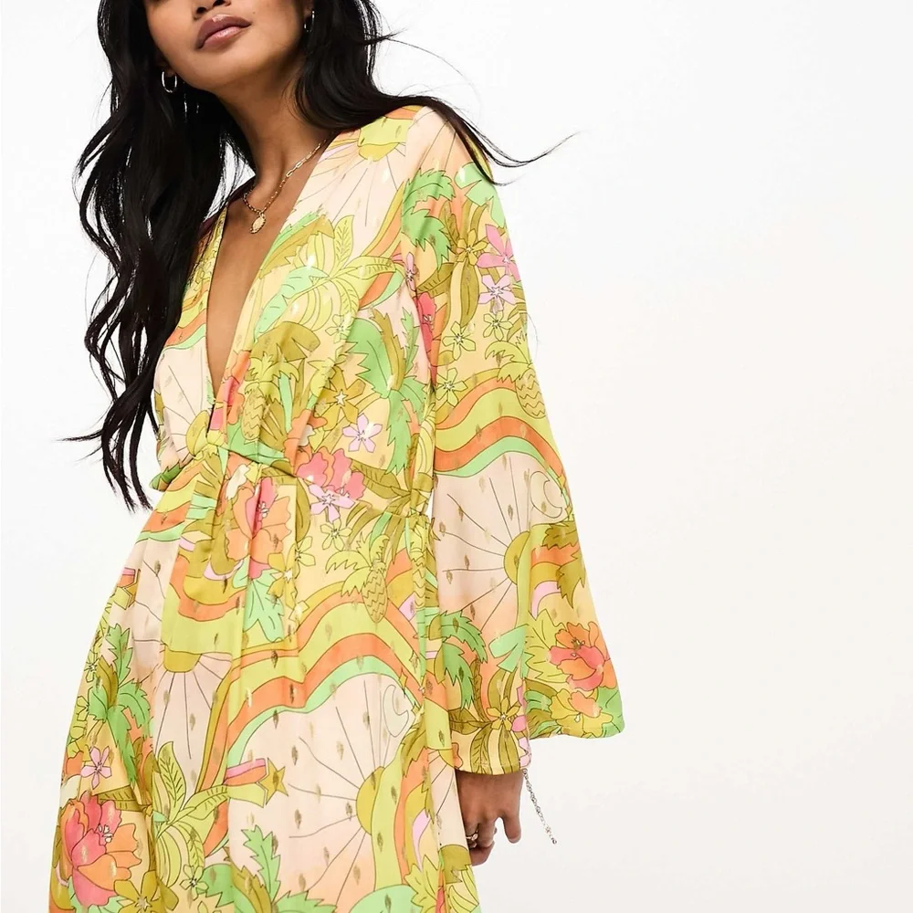 Never Fully Dresses plunge pleated maxi dress in sunset tropic print - Picture 3 of 5
